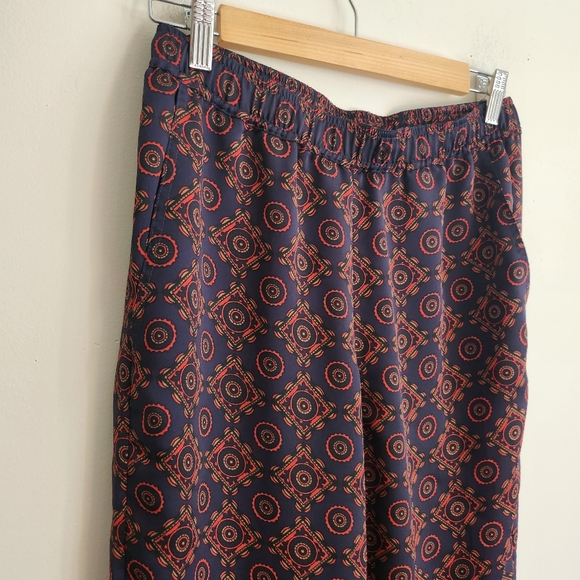 NWOT Club Monaco Women's Printed Twill Pull on Pants. Tag is missing, but never - Picture 3 of 6